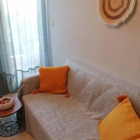 ήσυχο σπίτι δίπλα στη θάλασσα